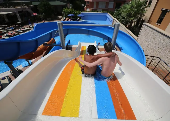 شقة فندقية ألميرا بارك الفندقية بخدمة ذاتية 4*