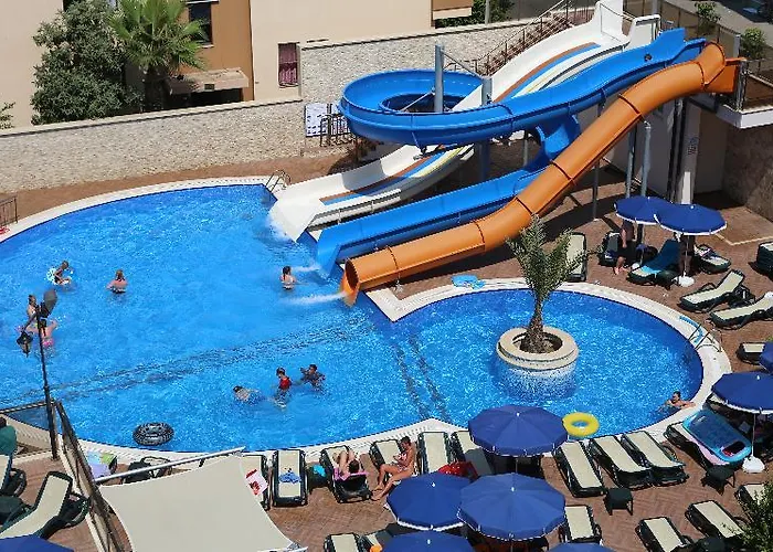 شقة فندقية ألميرا بارك الفندقية بخدمة ذاتية 4*