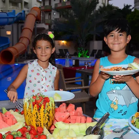 Almera Park Aparthotel 4*