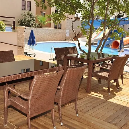 Almera Park Hotel de apartamente