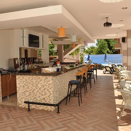 Aparthotel Almera Park
