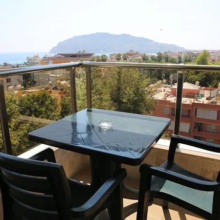 Hotel apartamentowy Almera Park