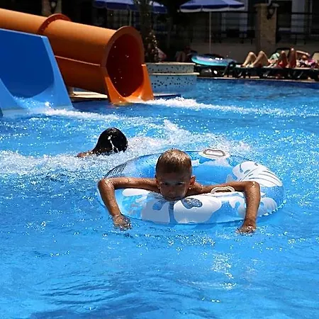Almera Park 4*