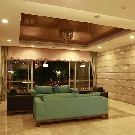 Almera Park Lejlighedshotel 4*